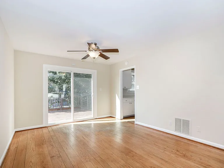 320 La Casa Ave — Photo 8