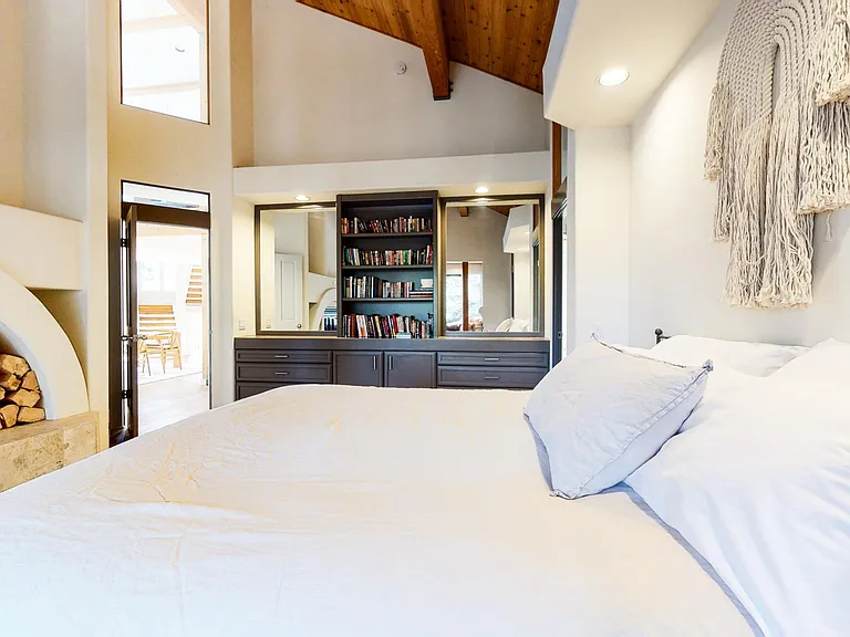 900 Majestic Pines Dr — Photo 40
