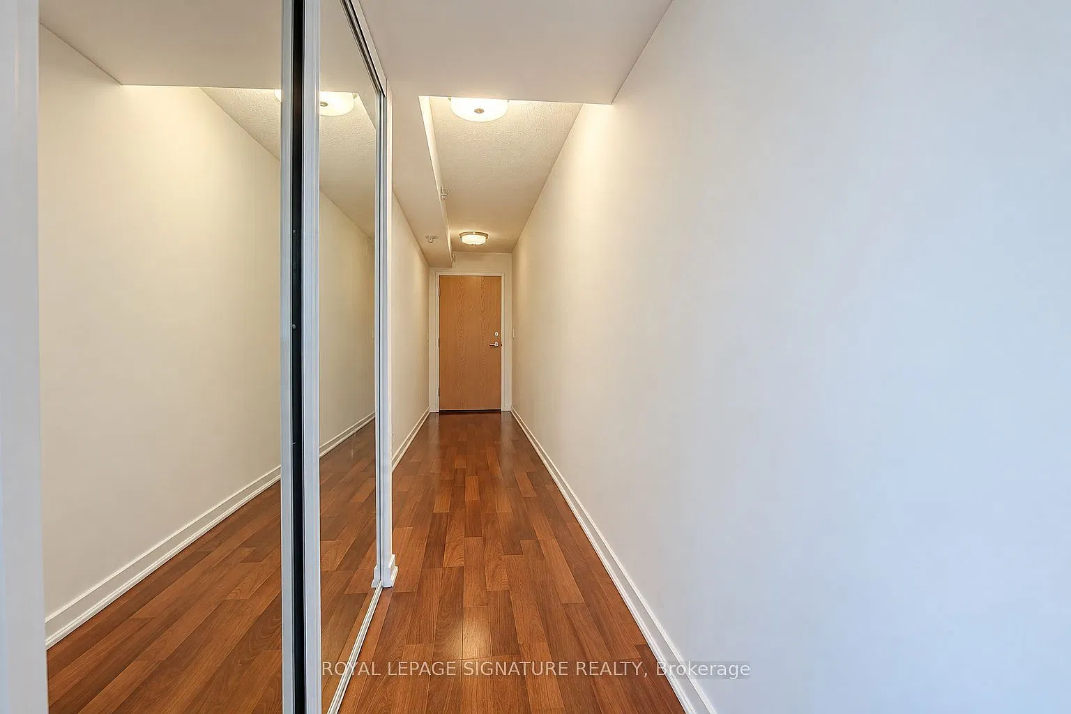20 Joe Shuster Way — Photo 3
