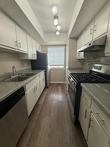 The Citadel Apartments — Photo 24