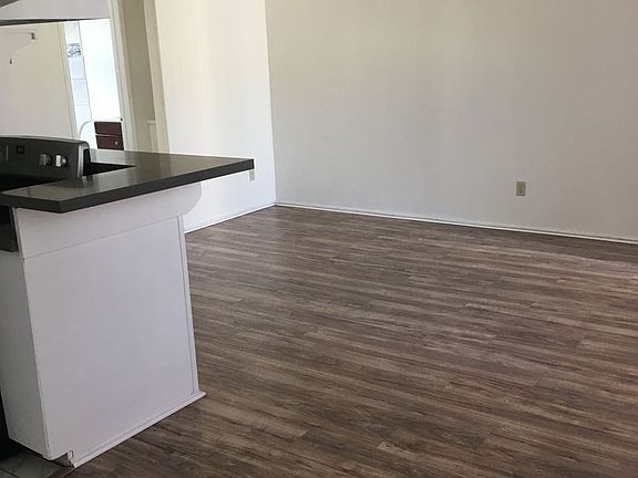 3rd image of 4356 McClintock St #5387228