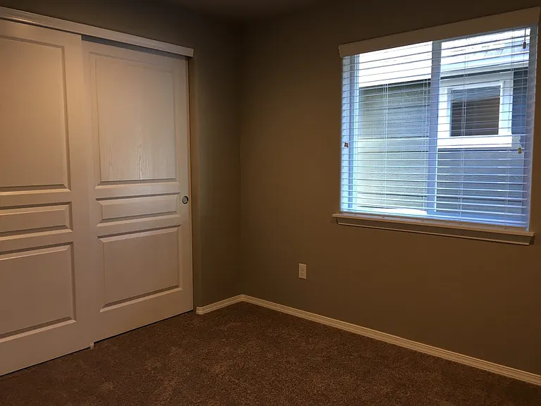 1295 W Rail Way — Photo 8