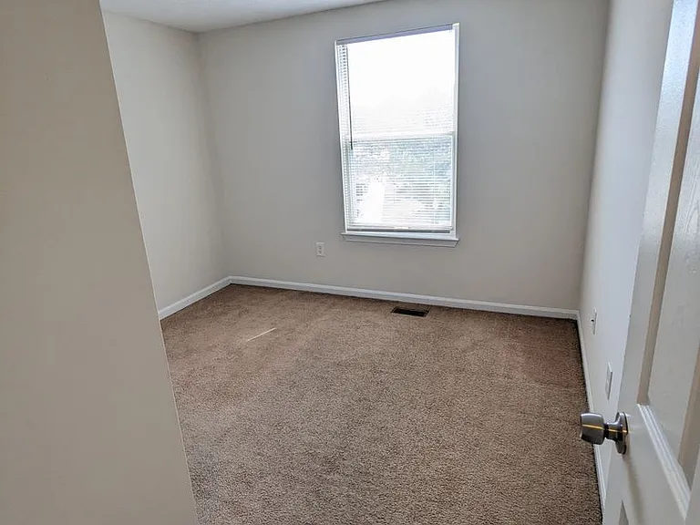 1390 David Ln — Photo 21