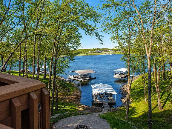 2nd image of 1256 Scenic Pl