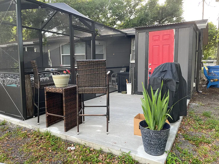 Fairfield Ave — Photo 34