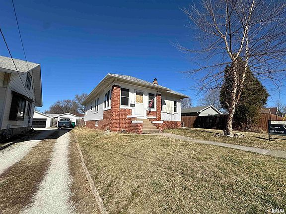 3rd image of 1035 W Main St