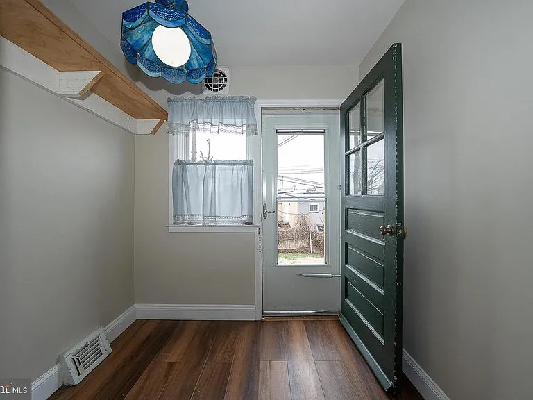 130 Ivy Ct — Photo 30
