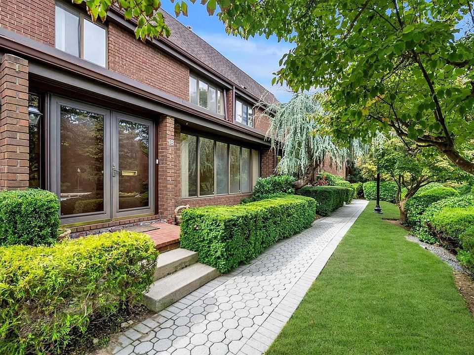 1st image of 18 Acorn Ponds Drive #18