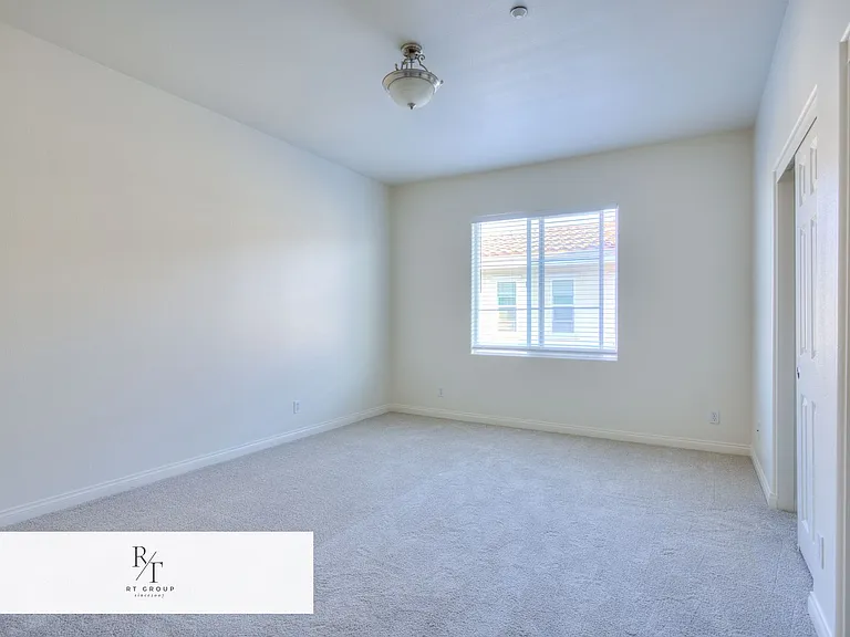 515 Florence Ave — Photo 23