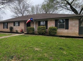 300 N Prairie St, Pilot Point, TX 76258