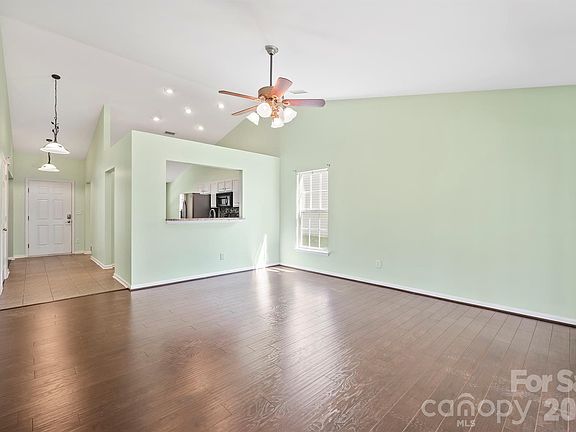 4th image of 1838 Summit Ridge Ln