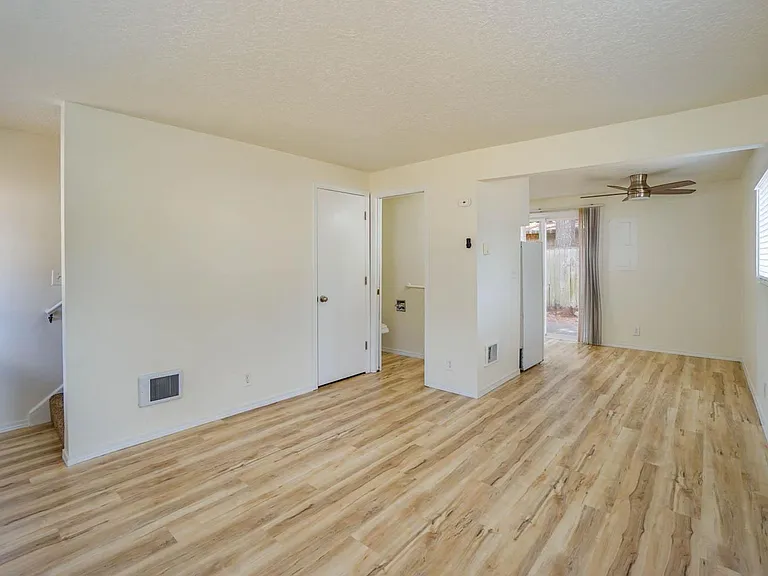 1655 Douglas St — Photo 14