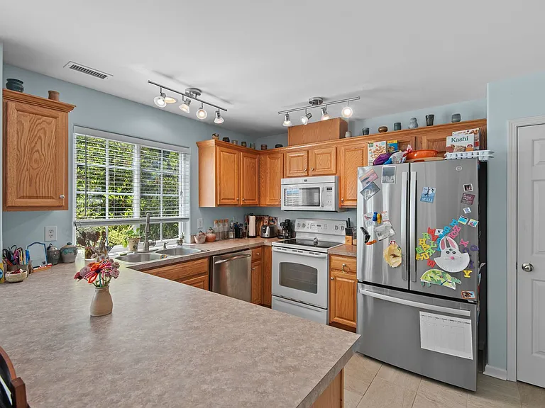 1402 Fairmont St — Photo 11