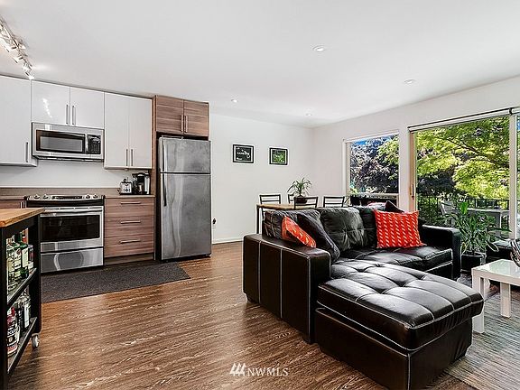 2nd image of 601 14th Avenue E #203
