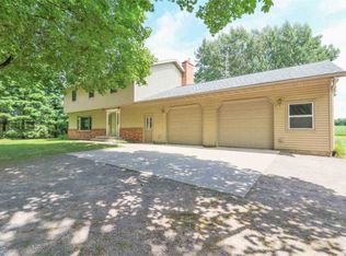 6798 3rd Ave, Rudolph, WI 54475