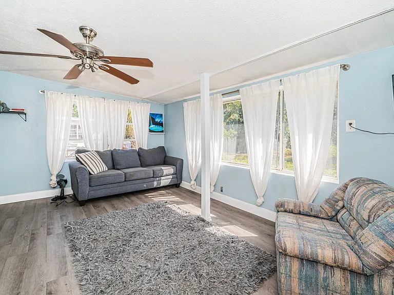 4424 Beacon Square Dr — Photo 5