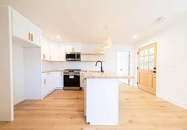 1312 E Maple St — Photo 6