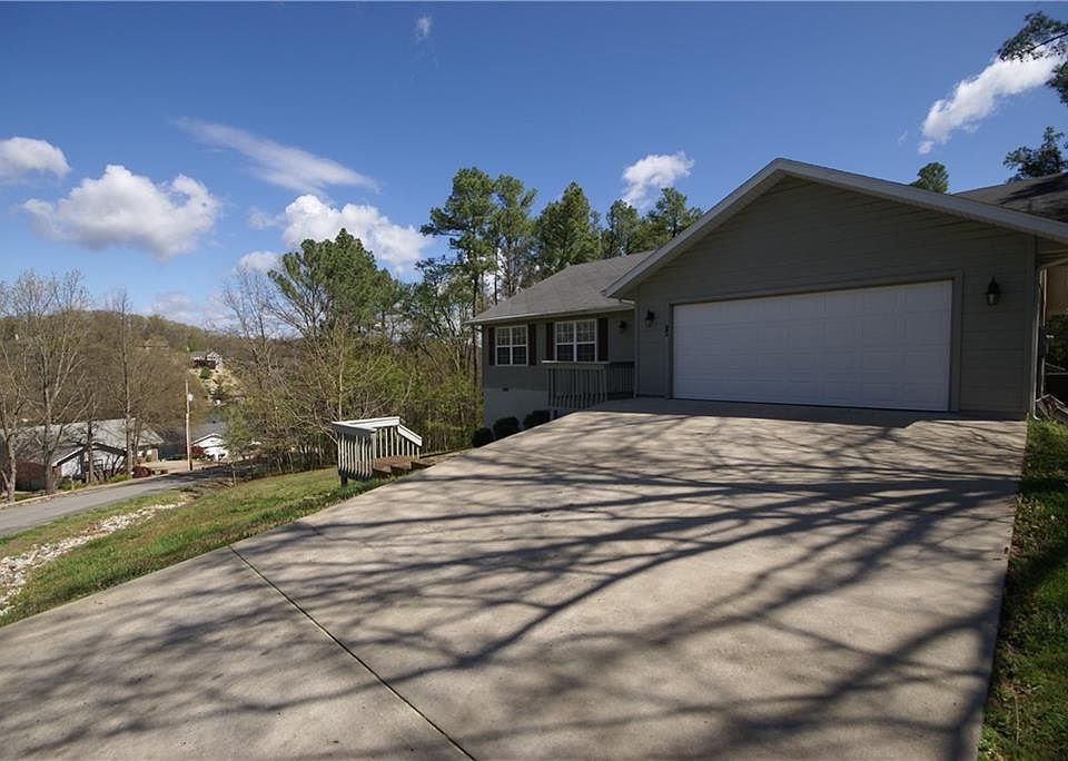 1st image of 54 Portsmouth Dr