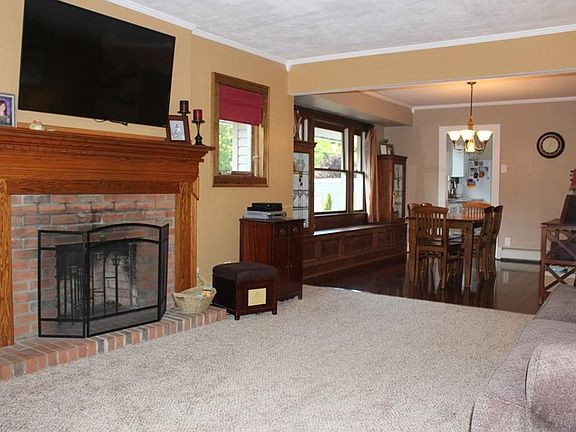 4th image of 20374 Westover Ave