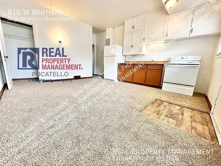 810 W Whitman St — Photo 2