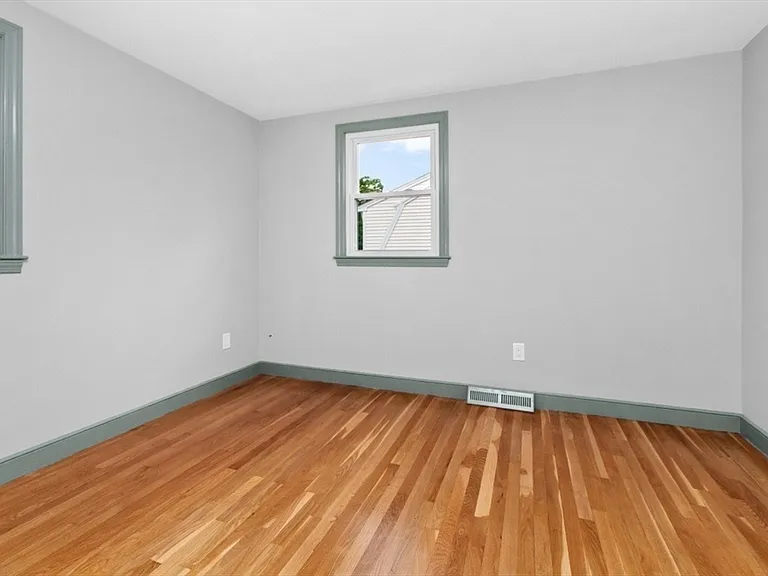 29 Harbor St — Photo 22