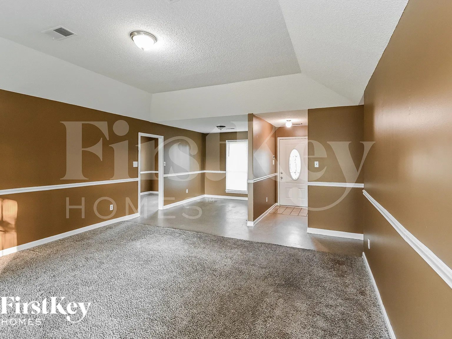 3 bed, 2.0 bath, 1368 sqft, $1,150 — Photo 2