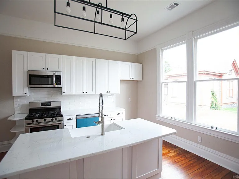 1510 Park Ln — Photo 8