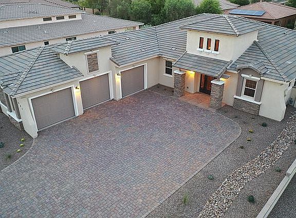 2nd image of 241 E Placita Haciendas Del Lago
