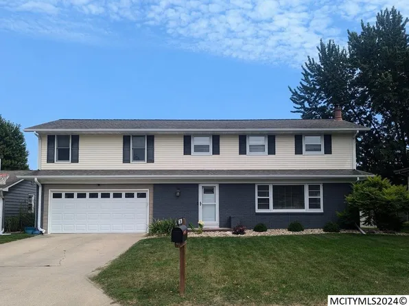 286 Parkridge Dr, Mason City, IA 50401