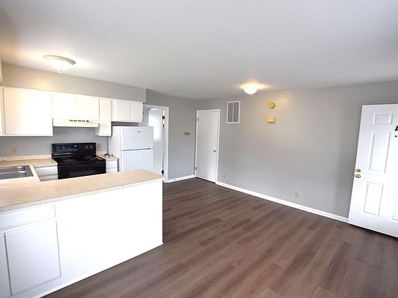 2nd image of 13 SE 2nd St #A