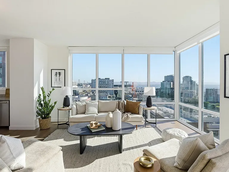 300 Berry St #1008 — Photo 8
