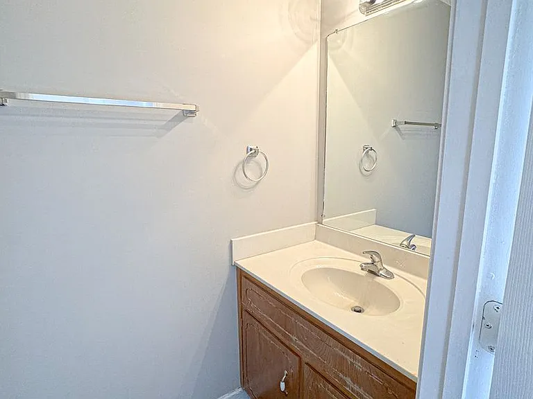 205 Tree Line Dr — Photo 12