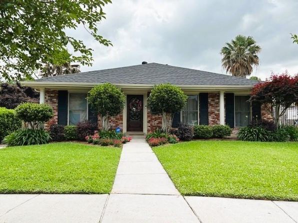5693 Evelyn Ct