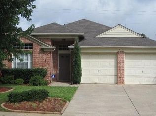 911 Waterford Way, Euless, TX 76039