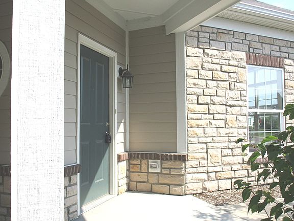 3rd image of 2609 Verdi St