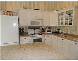 3rd image of 7118 Bridgeview Dr
