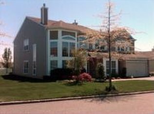 91 Hamlet Dr, Mount Sinai, NY 11766