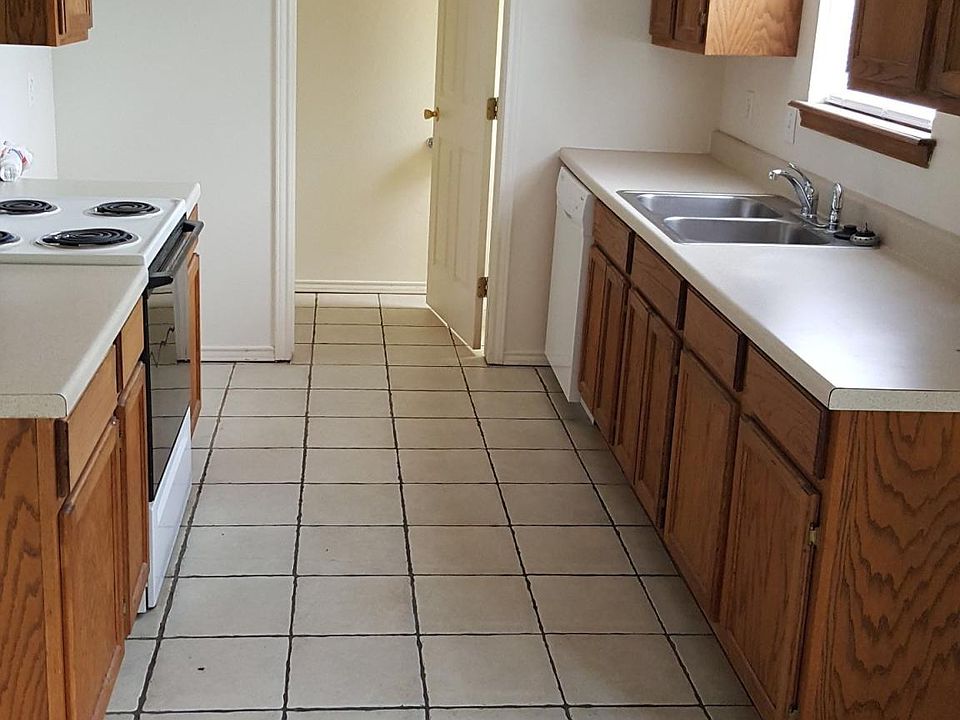 2nd image of 612 E Thompson Ave APT C