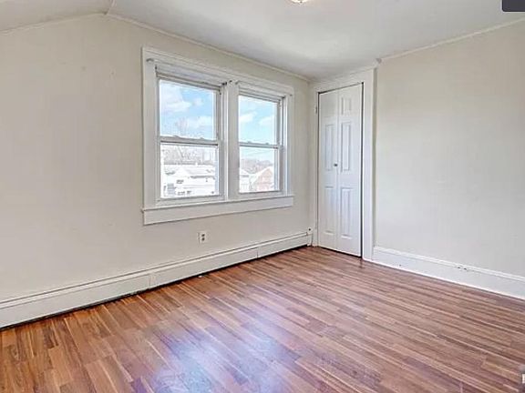 3rd image of 24 Oakwood Ave #3