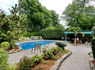 41 Plymouth Rd, Glen Rock, NJ 07452