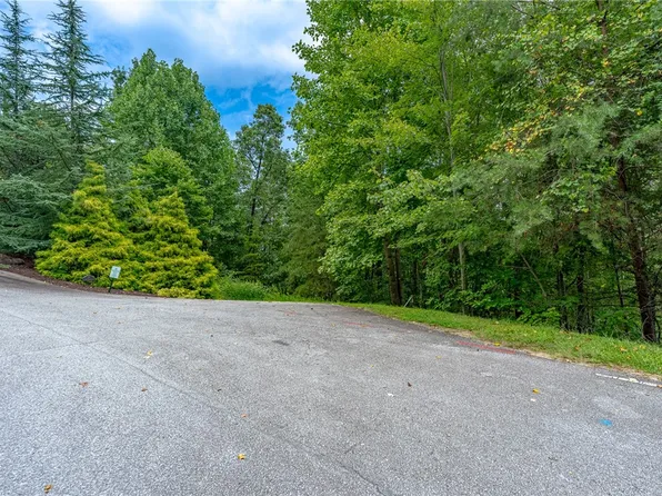 26 Crescent Pinyon Way, Marietta, SC 29661