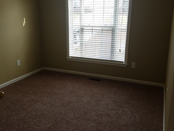 3rd image of 4 Groveton Ct