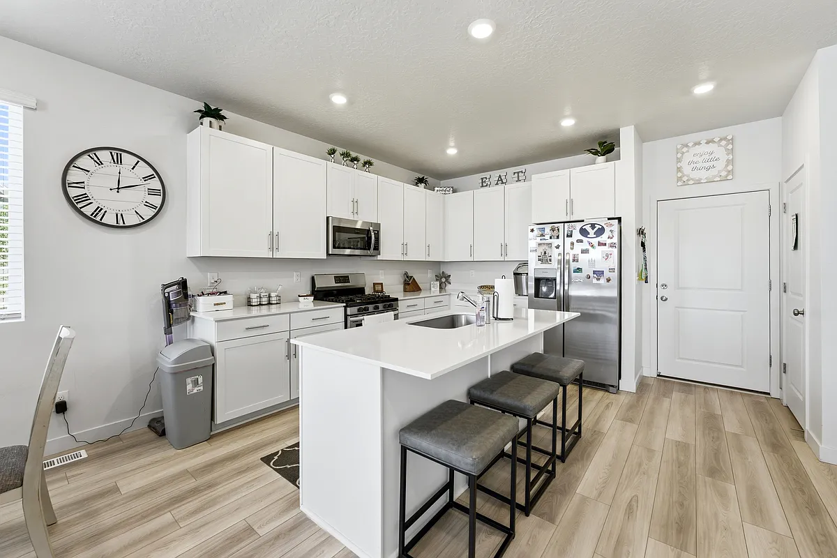 Building Photo - 1388 S 600 W
