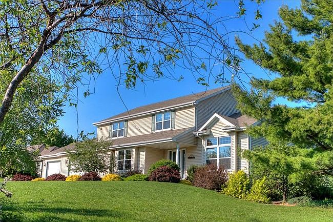 Lovely House on 1 acre!