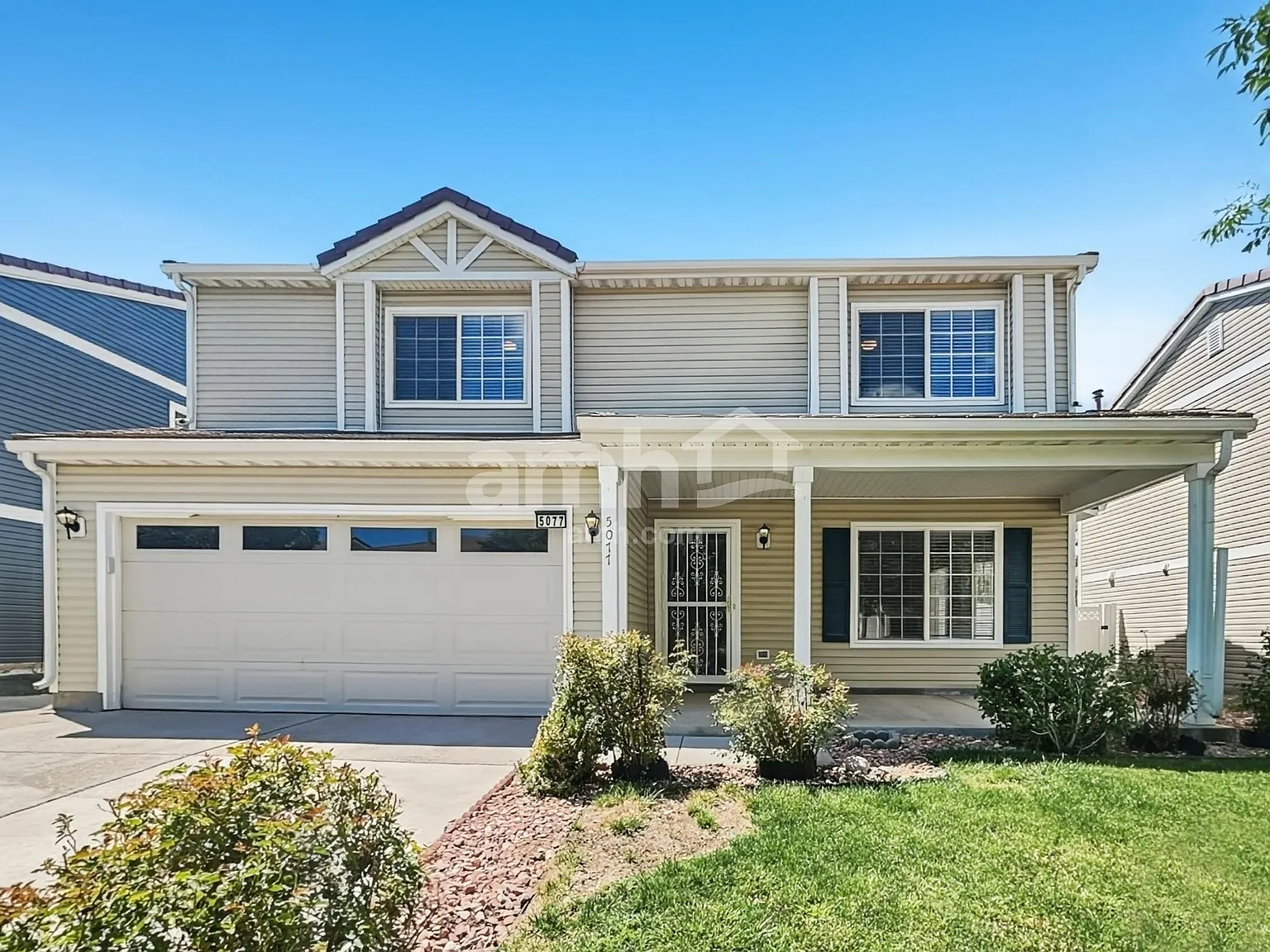 4 bed, 2.5 bath, 2718 sqft, $3,400 — Photo 1