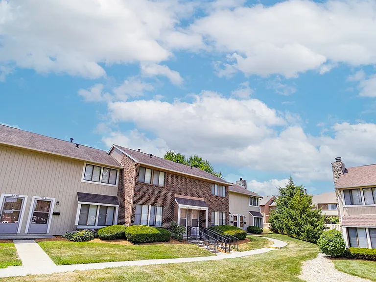 Exterior apartment building at Woodbridge Apartments
