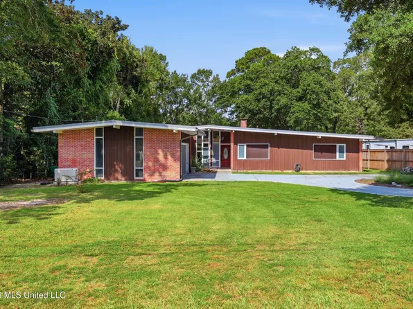 6109 Ridge Rd, Ocean Springs, MS 39564