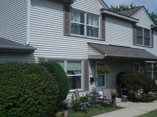 1711 Queensbury Cir #5914, Hoffman Estates, IL 60169