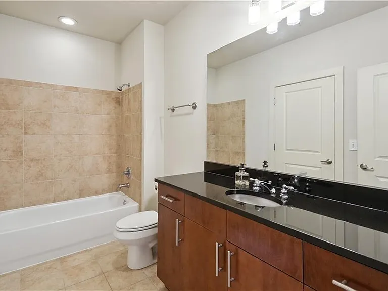 1261 Caroline St NE #223 — Photo 9