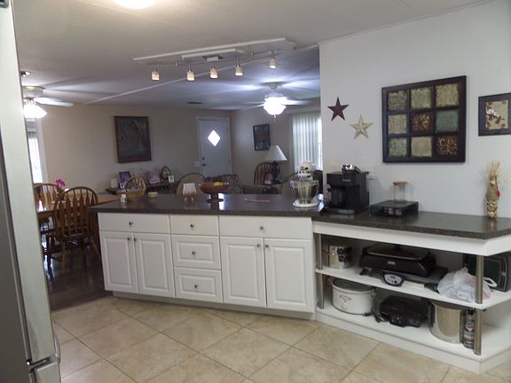 3rd image of 69 Las Palmas Dr
